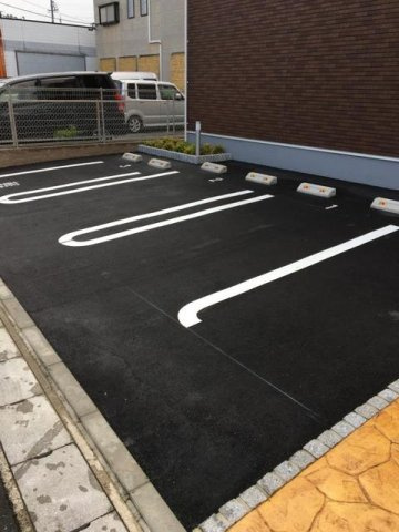 【駐車場】 | レイワ　峯澤 | 駐車場があるので、車を買う予定の方も安心です