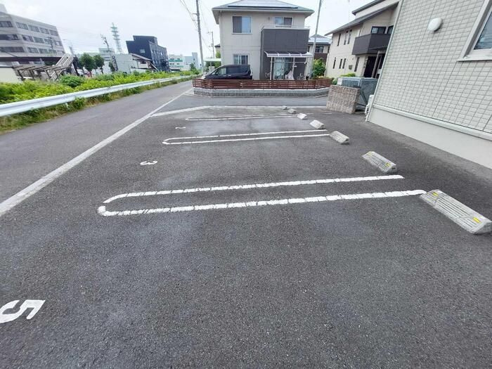 ルポゼ白木の駐車場