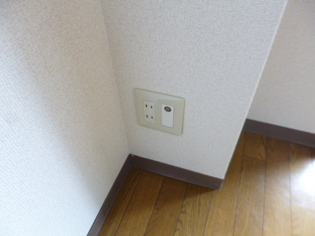 【設備】 | カーサソラッツォ弐番館 | コンセント（同物件別室の写真です）