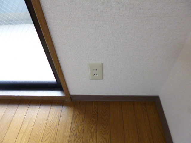 【設備】 | カーサソラッツォ弐番館 | コンセント（同物件別室の写真です）
