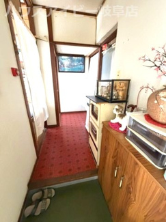 【玄関】 | 三田洞ハイツ5階部分！リフォーム歴あり！管理費6000円・駐車場代2500円は嬉しいです♪ | 三田洞ハイツ5階部分！リフォーム歴あり！管理費6000円・駐車場代2500円は嬉しいです♪