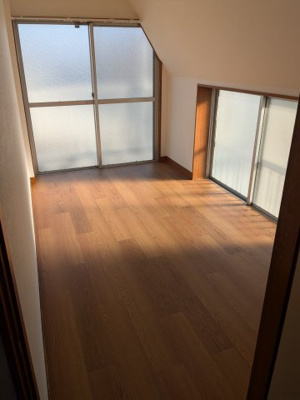 【洋室】 | ヴィラ上池 | 個人の部屋や寝室として使える洋室です