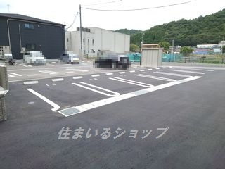 ザ　マヨン　Ⅱの駐車場