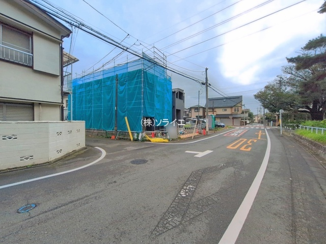 所沢市緑町2丁目　全2棟　新築戸建の前面道路含む現地写真