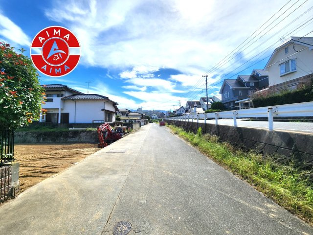 糟屋郡須恵町旅石第30-2棟（2号棟）の外観|前面道路含む現地の写真です。
