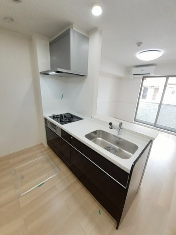 アット横小路のキッチン