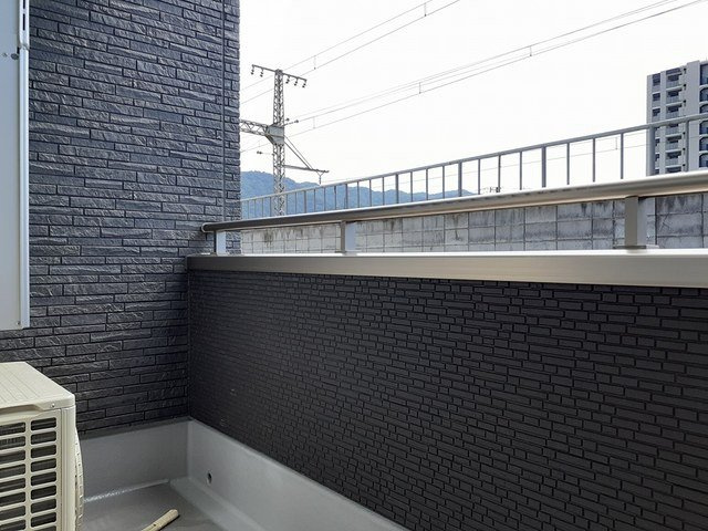 シャルマン昭和町のバルコニー