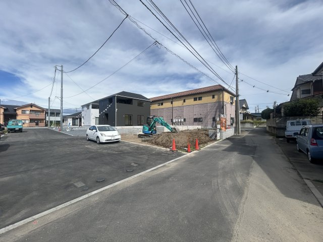 新築　前橋市青柳町第28　クレイドルガーデン　10号棟の前面道路含む現地写真|現地写真　南側接道幅員約4ｍ