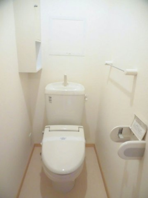 【トイレ】 | ロイヤルモーメントⅠ | ゆったりとした空間のトイレです