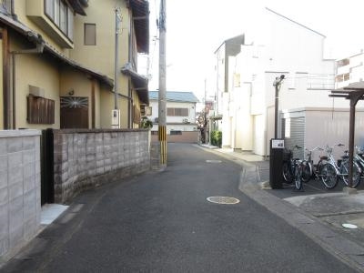 MOUNTAIN（旧ハイツMountain）の周辺|前面道路