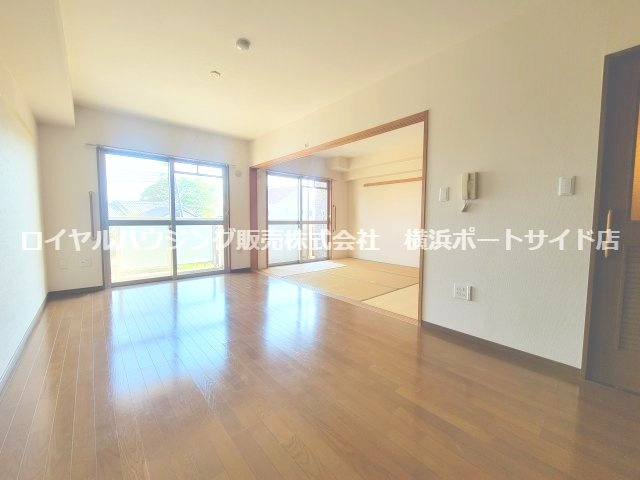 写真は同タイプ別部屋のものです。(現在修繕中)