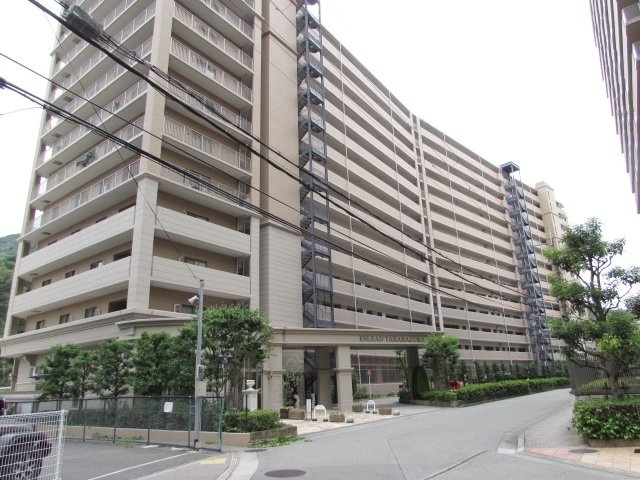 エスリード宝塚の外観