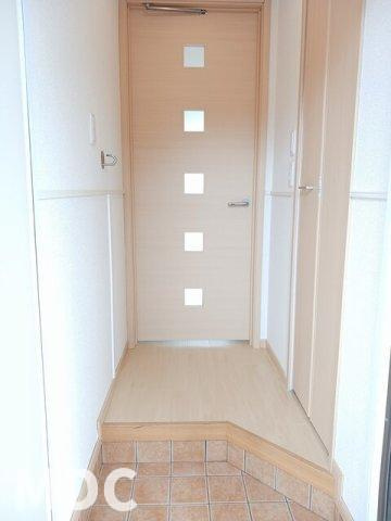 ＥＫＡＲＩＮＡ助任の玄関