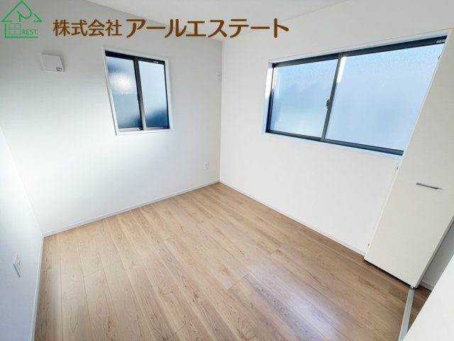 加古川市加古川町河原　　JR「加古川駅」徒歩13分の洋室