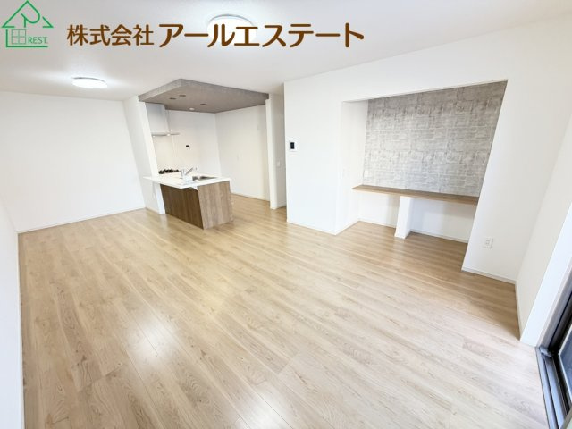 加古川市加古川町河原　　JR「加古川駅」徒歩13分の居間・リビング