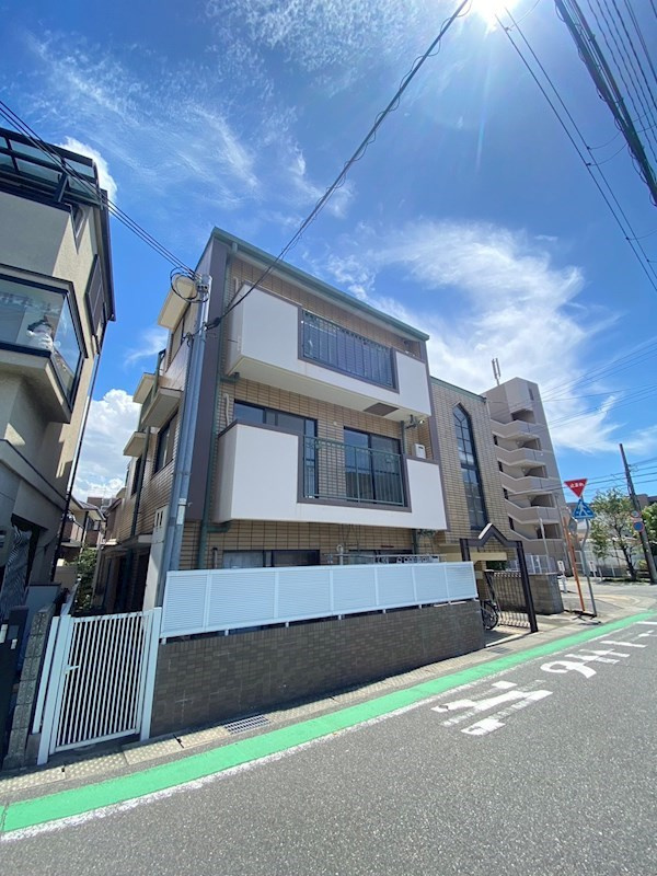 シャレード甲東園の外観