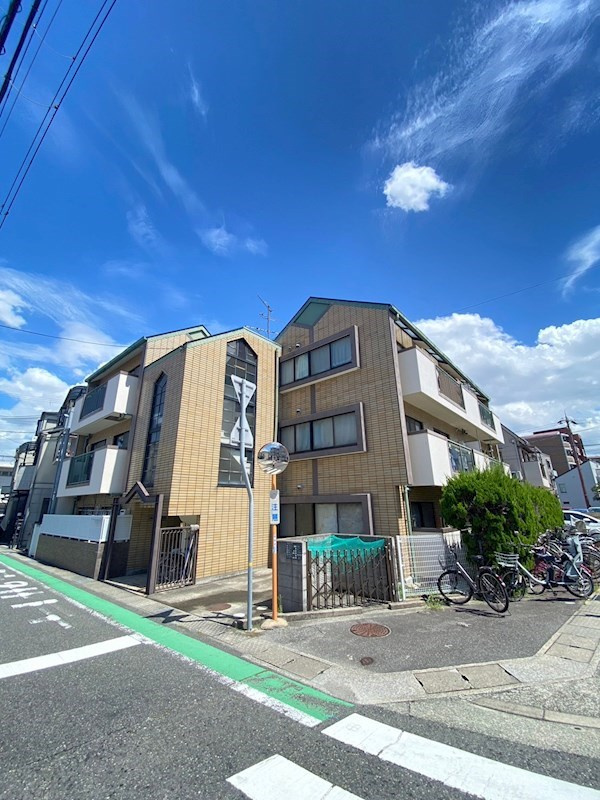 シャレード甲東園の外観