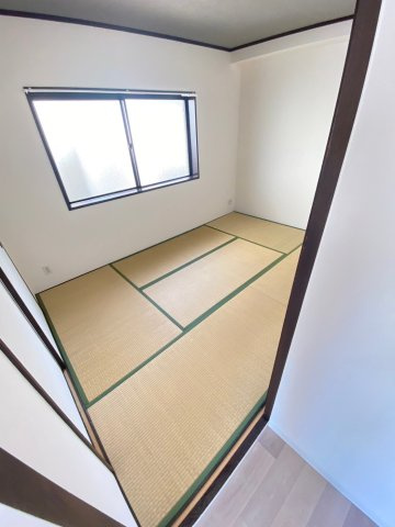 シャレード甲東園の和室