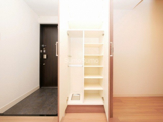 プレサンスタワー北浜の収納