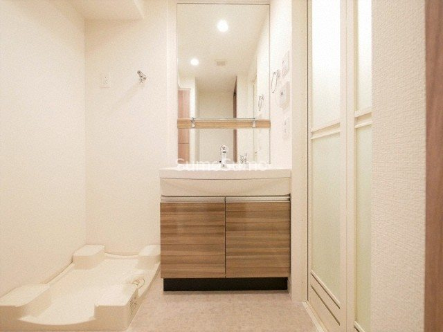 プレサンスタワー北浜の洗面所