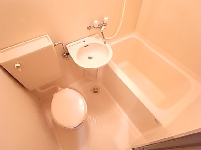 新井マンションの浴室