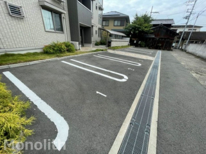 アーバーオークスの駐車場