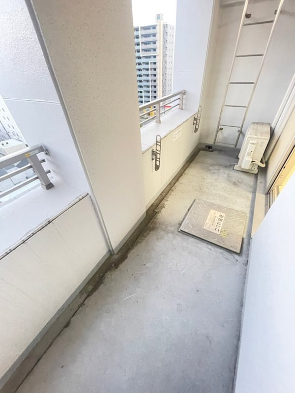 クオーレ三宮弐番館のバルコニー