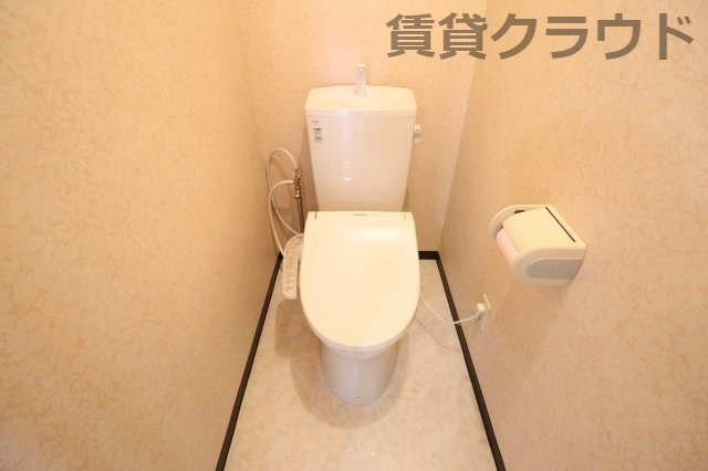 ノーブルナガシマのトイレ|落ち着いた色調のトイレです