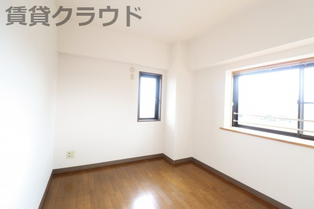 ノーブルナガシマの洋室|落ち着いた色調の洋室です