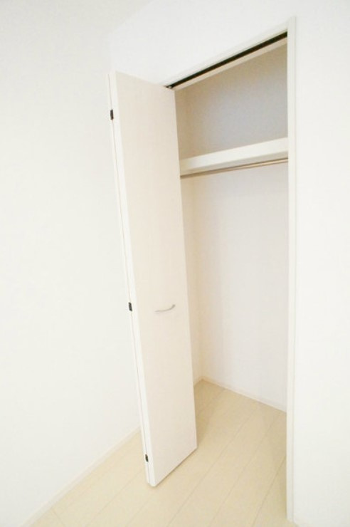 川崎市多摩区中野島６丁目の賃貸マンションの収納