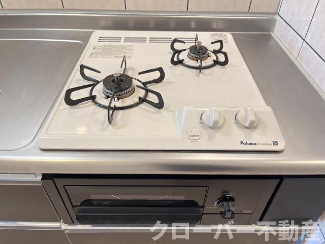 サニーフラットのキッチン|2口ガスコンロ