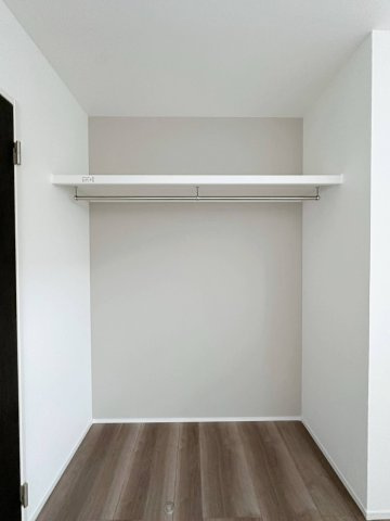 安芸区中野2丁目 No.3の収納|全居室収納☆
6.7帖洋室のクローゼットです♪