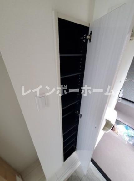ラヴィ新小岩の玄関