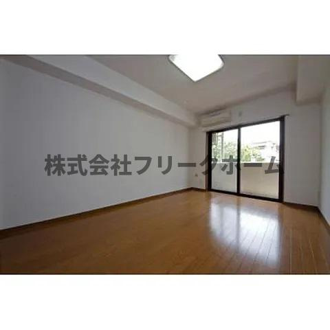 武蔵野市境５丁目の賃貸マンションの居間・リビング|※写真は同タイプ住戸です。