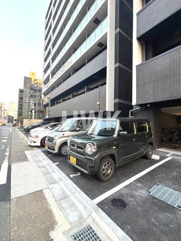 名古屋市中村区日吉町の賃貸マンションの駐車場