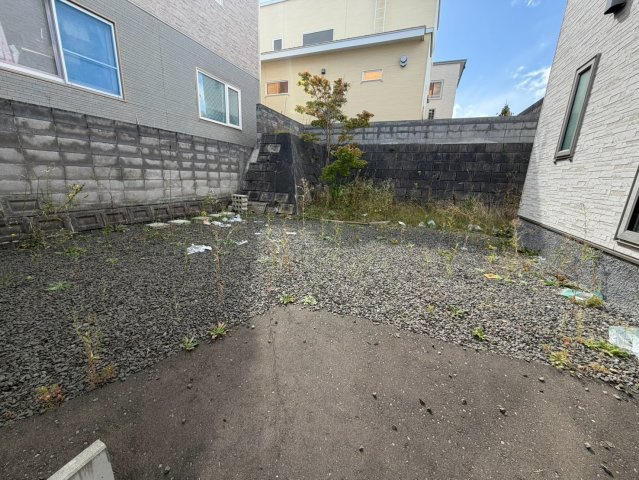 西岡1条１０丁目の庭