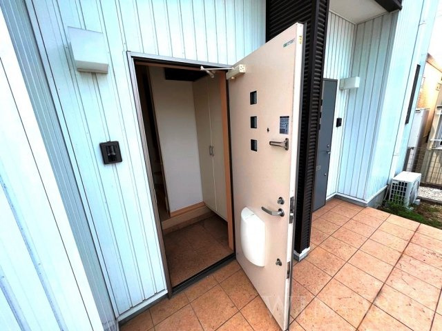 LIFE・UENOの玄関|イメージ（同建物内別部屋の写真です）