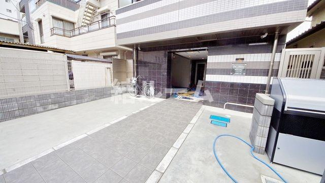 川越市菅原町の賃貸マンションのエントランス