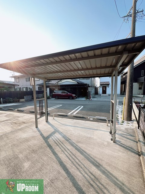 フローラの駐車場