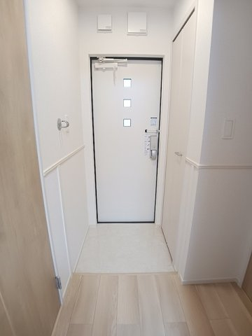 アルストロメリアⅤの玄関