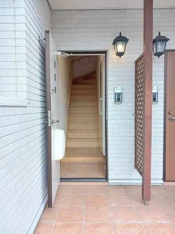 ワンネスサピーＣの玄関