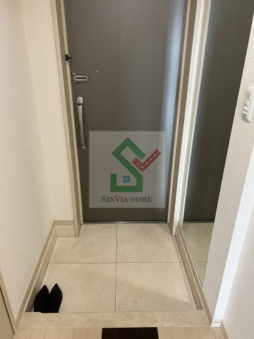 コンフォート栄の玄関