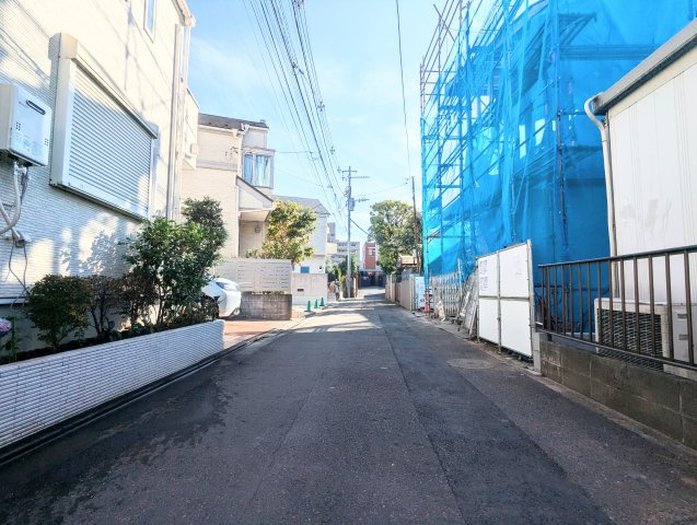 中野区上鷺宮2丁目　新築戸建　全2棟の外観|2026.10.03撮影

現地ご見学希望・資料請求などお気軽にお問い合わせ下さい！
03-5990-5201
