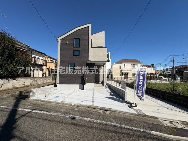 練馬区石神井台5丁目　新築一戸建　西武新宿線　上石神井の外観|対象号棟奥の白い家　3号棟
