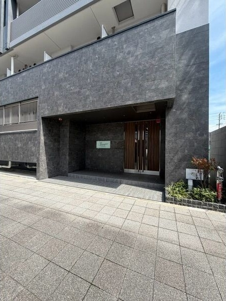 パルティール笠寺のエントランス