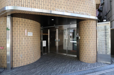 【エントランス】 | メロディーハイム中津３番館 | １階に店舗、２階に事務所、３階以上が住居のマンションです♪