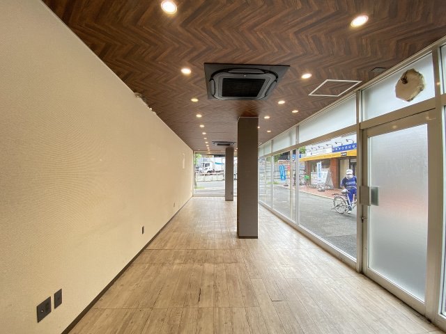 茨木市東奈良３丁目の店舗一部の内装