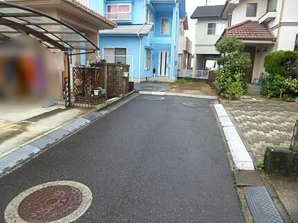 安佐北区白木町小越中古戸建の前面道路含む現地写真