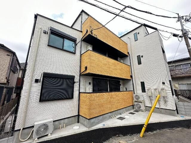 Ｒ－ＴＷＥＮＴＹの外観