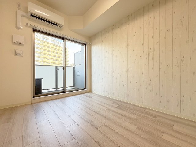 プレサンス西中島南方セレストの洋室